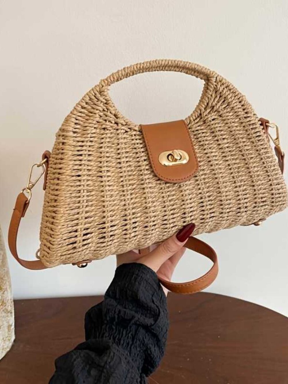 Hand Woven Crossbody Bag Lightweight Travel Handbag Gold Tone Hardware - Picture 2 of 2
